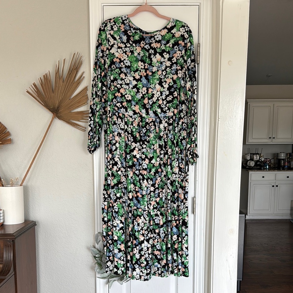 H&M Green and Black Sundress 3/4 Sleeve Crew Neck